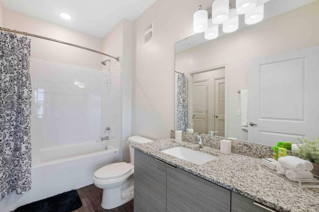 Lavish 2Br Apartment In Tampa Exteriör bild
