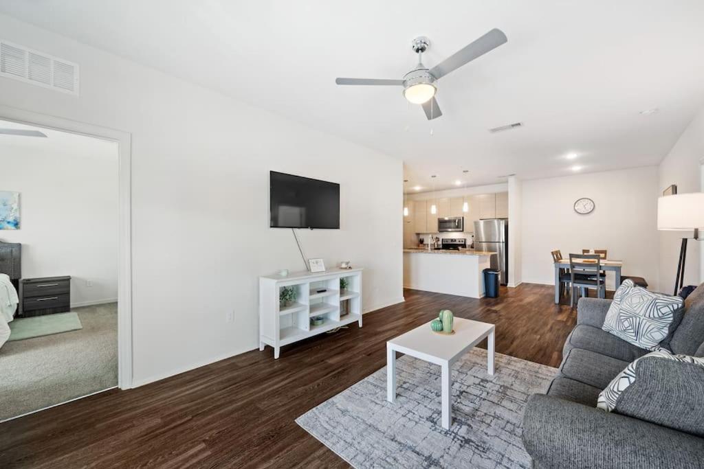 Lavish 2Br Apartment In Tampa Exteriör bild